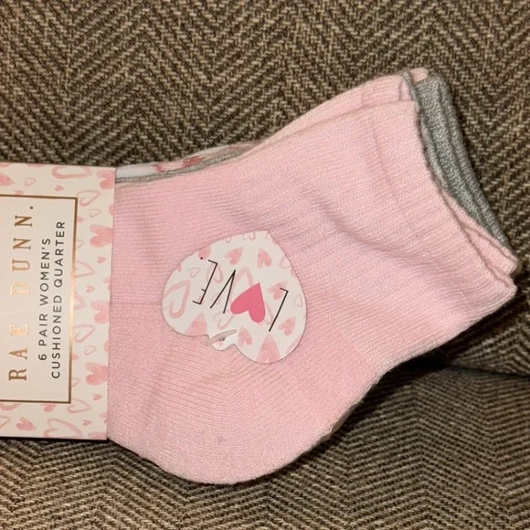 NWT Rae Dunn 6 Pair WMN’s Cushion Quarter Pink,Gray, & White Socks Valentine’s - Picture 3 of 10